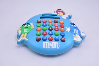 MANILA, PH - 24 Ağustos 2021 'de Manila, Filipinler' de M ve M 'nin hesap makinesi.