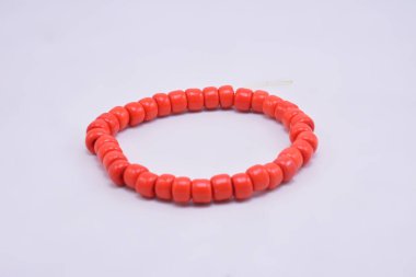 Moda tarzı için turuncu plastik boncuklar.