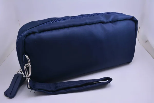 Bolsa Azul Com Zíper Uso Para Colocar Artigos Higiene Pessoal — Fotografia de Stock