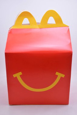 MANILA, PH - OCT 27 - McDonalds Mutlu Yemek Kutusu 27 Ekim 2021, Manila, Filipinler