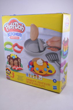 MANILA, PH - OCT 27 - 27 Ekim 2021 'de Manila, Filipinler' de Doh mutfak kreasyonlarını oynat