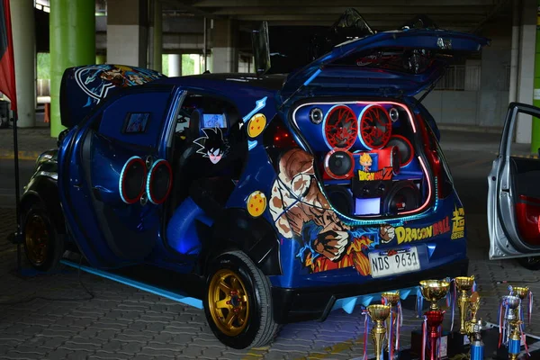 Marikina 11月8日 2021年11月8日にフィリピンのマリキナで開催されたWild Ridesカーショーに現代オンカーサウンドスピーカーが設置されました — ストック写真