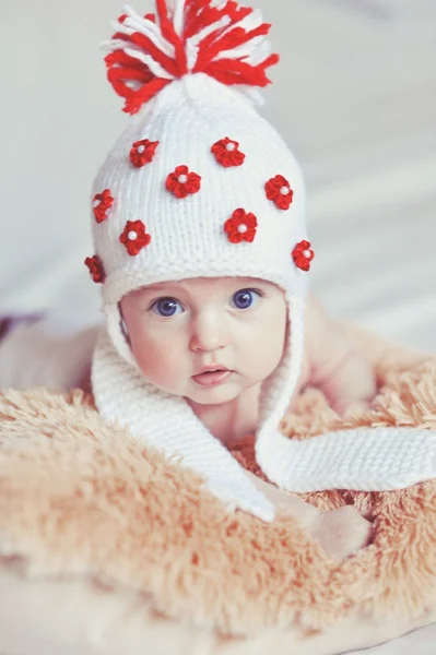 Bebê bonito dentro de casa — Fotografia de Stock