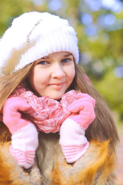 Chica al aire libre — Foto de Stock