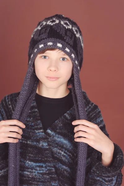 Boy v zimní čepice — Stock fotografie