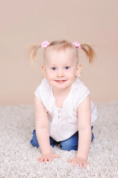 Smiling baby girl — Stock Photo, Image