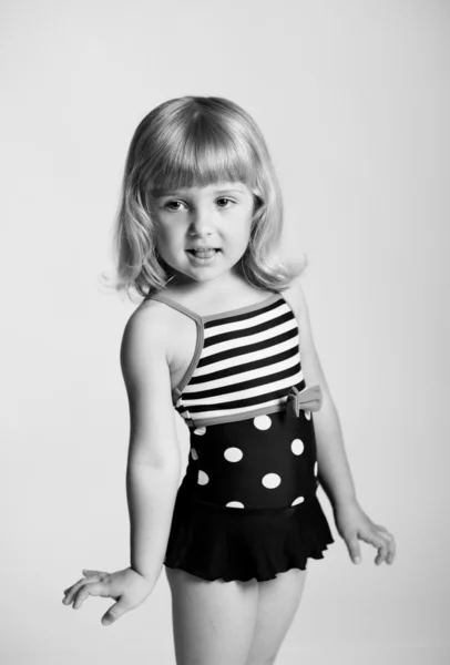 Bambina in abiti estivi — Foto Stock