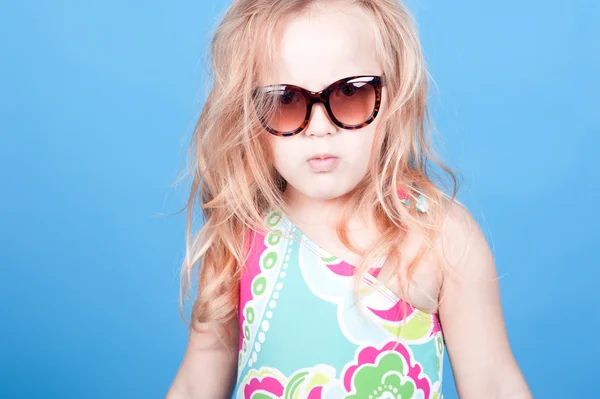 Little girl  in sunglasses — Stock Photo, Image