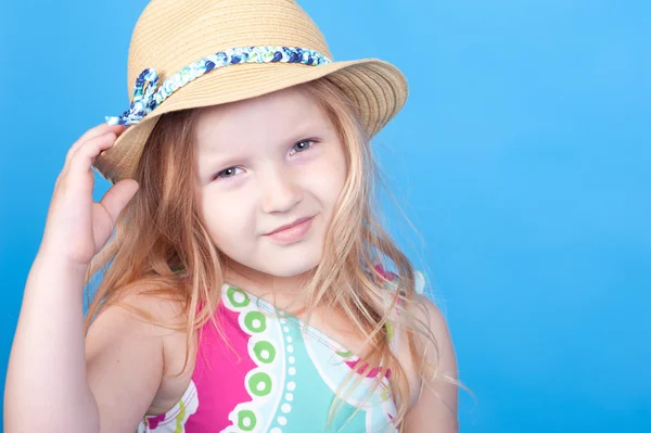 Little girl in straw hat — Stock Photo, Image