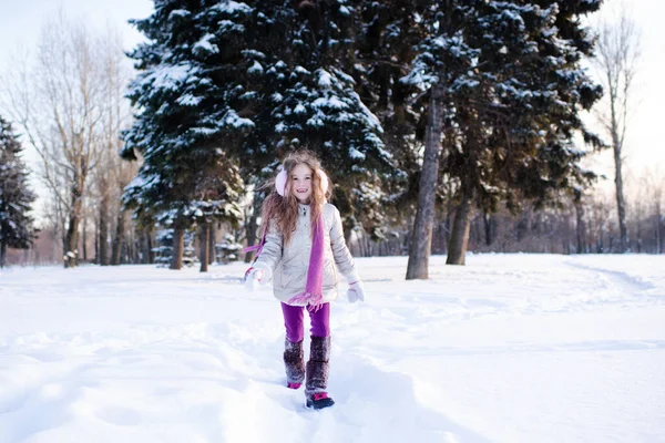 Cute Funny Kid Girl Year Old Walk Snowy Park Nature — Stock Photo, Image
