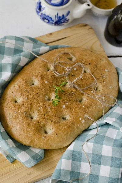 Biberiye ve kekik ile Focaccia