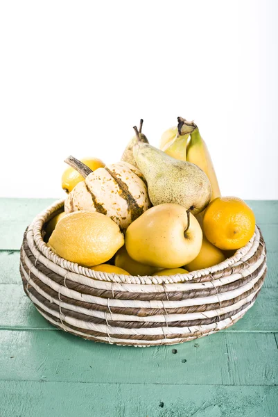 Composition of yellow fruits