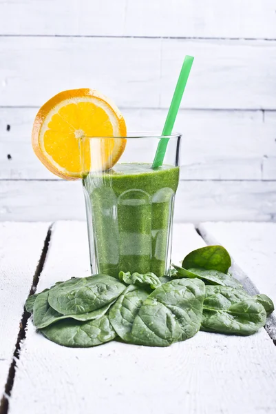 Groenten en spinazie smoothie — Stockfoto