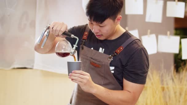 Professional Barista Pours Brewed Coffee Cup Slow Motion Dci Submitted — 图库视频影像