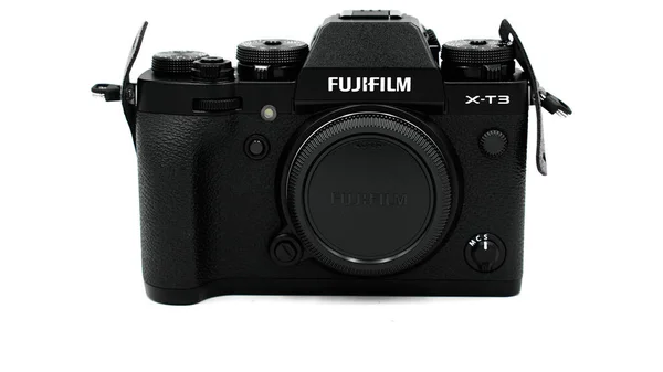 Fujifilm Gövdesiz Aynasız Kamera Beyaz Arka Planda Siyahtır — Stok fotoğraf