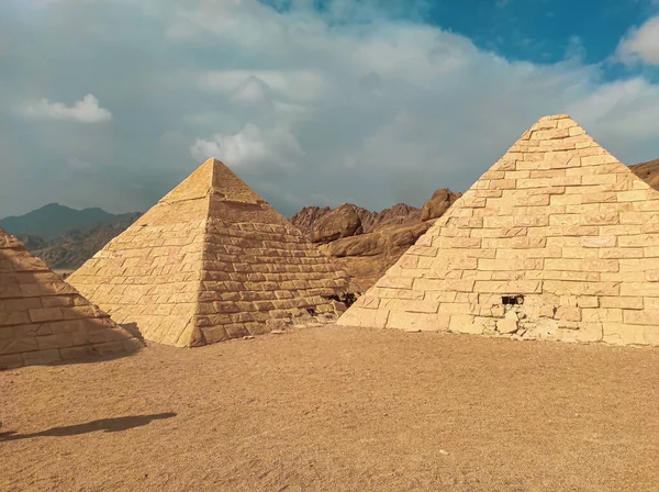 Pirâmides Egito Edifícios Antigos Monumentos Estátuas Mini Cairo — Fotografia de Stock