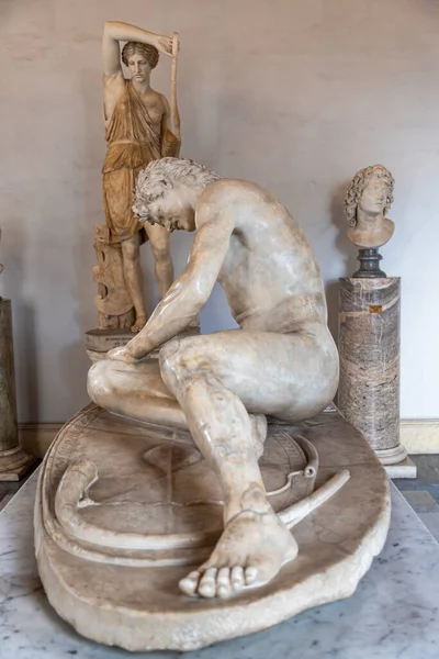 Grupo Estátuas Romanas Antigas Dentro Museu Italiano — Fotografia de Stock
