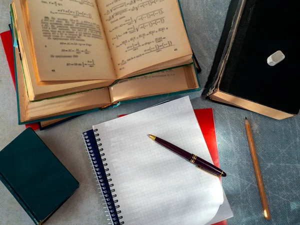 Open Closed Notebooks Textbooks Lie Table Pen Blank Sheet Notebook — Fotografia de Stock