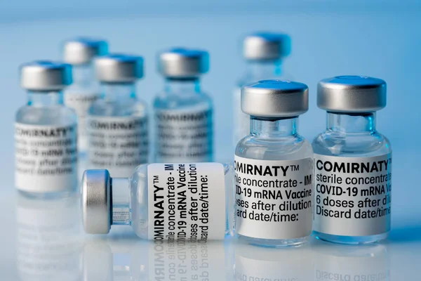 Turin Italien September 2021 Pfizer Biontech Covid Vaccin Comirnaty Injektionsflaskor — Stockfoto