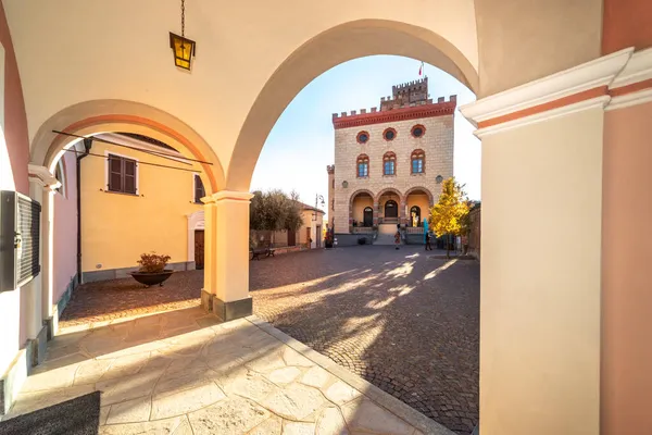 Barolo Cuneo Itália Novembro 2021 Piazza Falletti Com Castelo Falletti — Fotografia de Stock