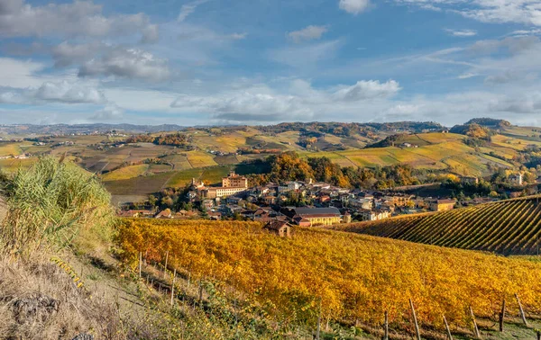 Paisagem Nas Colinas Área Barolo Langhe Itália Com Barolo Village — Fotografia de Stock