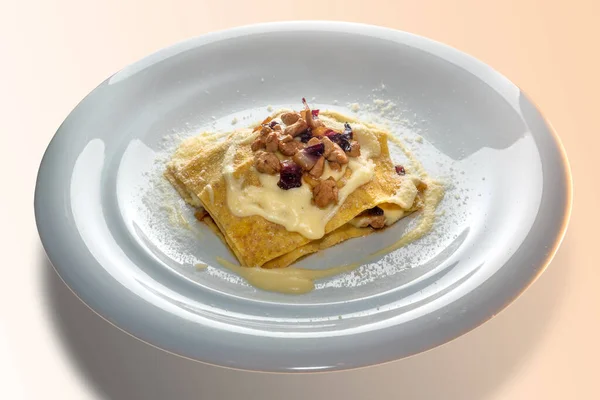 Lasagne Pasta Met Parmezaanse Mornay Saus Kippenvlees Rode Chicory Witloof — Stockfoto