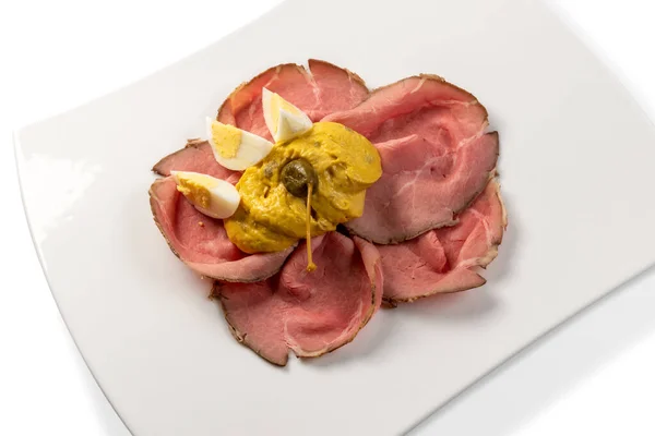 Vitello Tonnato Carne Asada Típica Italiana Piamonte Con Salsa Mayonesa —  Fotos de Stock