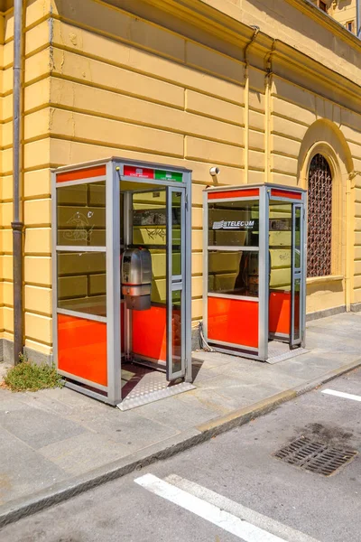 Fossano Cuneo Italy 2016 Telecom Italia Tim Phone Box 기차역 — 스톡 사진