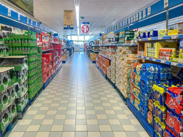 Fossano Itália Fevereiro 2022 Prateleiras Alimentos Preços Acessíveis Supermercado Desconto — Fotografia de Stock