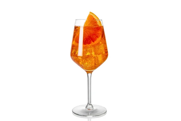 Alkoholischer Aperol Spritz Cocktail Auf Weiß Isoliert — Stockfoto