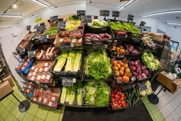Fossano Itália Março 2022 Barraca Vendendo Legumes Supermercado Italiano Visão — Fotografia de Stock