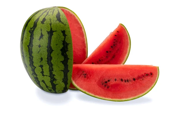 Watermeloen Gesneden Met Twee Plakken Geïsoleerd Wit Clipping Pad Opgenomen — Stockfoto