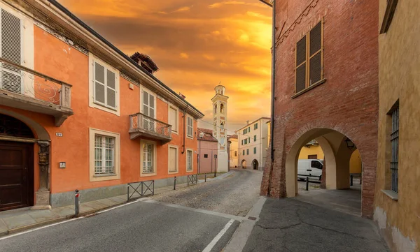 Fossano Italië September 2022 Garibaldi Met Kleurrijke Klokkentoren Van Kerk — Stockfoto