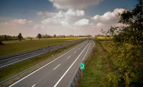 Autoroute Italienne Dans Vallée Près Turin Photo De Stock