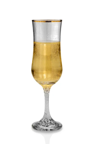 クリッピングパス上に隔離されたシャンパンやスパークリングワインとフルートやゴブレットトランペットガラス 金糸とヴィンテージガラス — ストック写真
