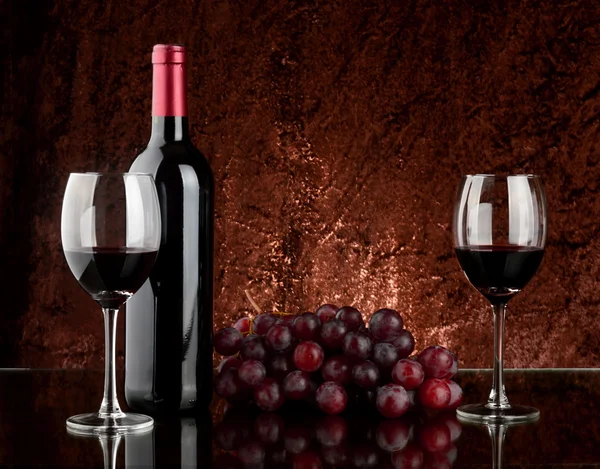 Vino e grappolo d'uva — Foto Stock