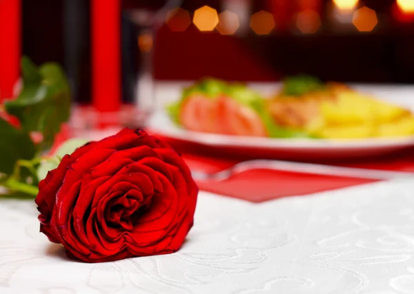 romantik bir akşam yemeği