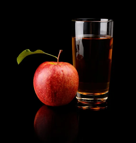 Close-up shot whole red apple with juice — Stock Photo, Image
