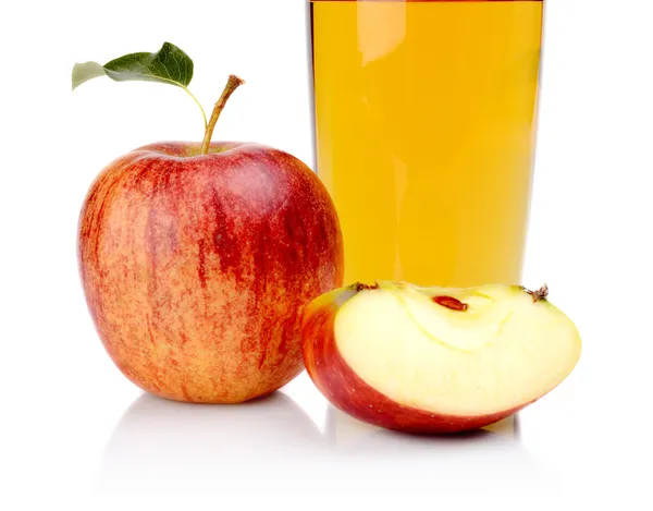 Studio beskurna skott rött äpple med juice — Stockfoto