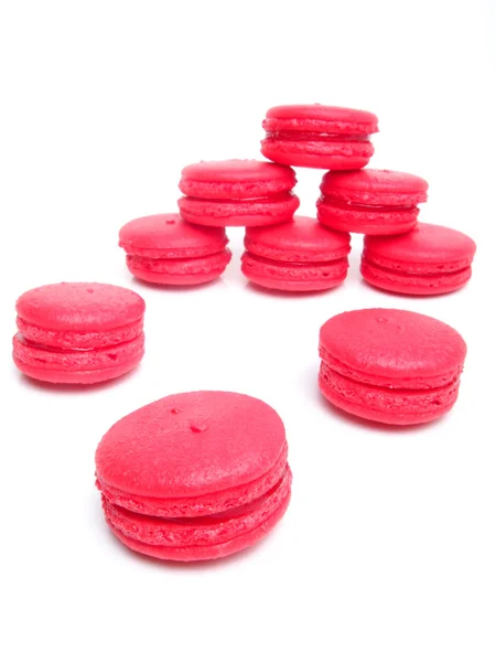 Macaron alla fragola su sfondo bianco — Foto Stock