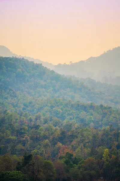 Mountains painted by sun shades — Stock Photo, Image