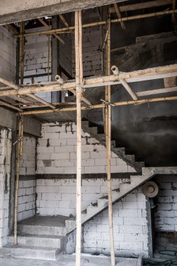 bitmemiş merdiven inşaat