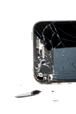 kırık telefon ekranı