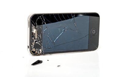 kırık telefon ekranı