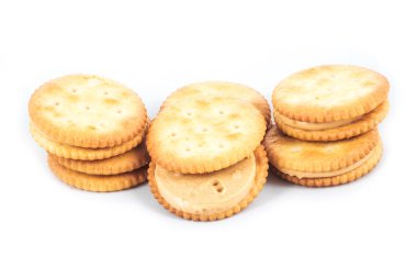 Fıstıklı dondurma ve bisküvi beyaz arka planda