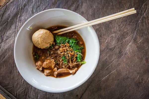 Asya noodle ile kan çorbası — Stok fotoğraf