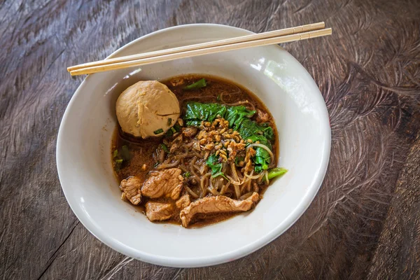 Asya noodle ile kan çorbası — Stok fotoğraf