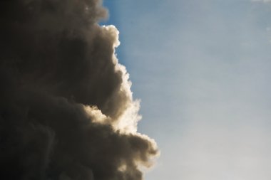 Fırtına bulutu vurdu