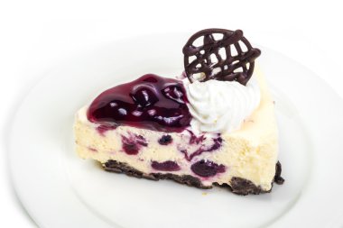 Beyaz arka planda Blueberry peynir Mus