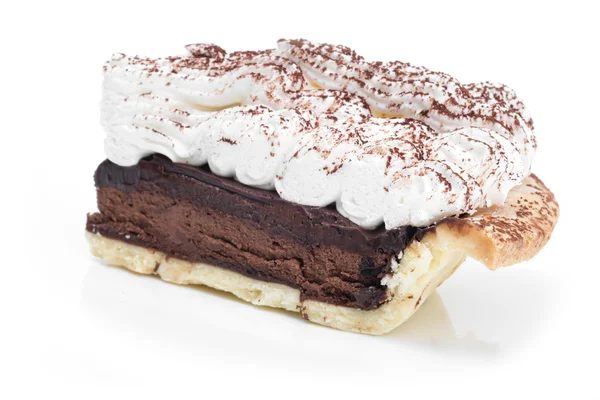 Tarte au chocolat isolée sur fond blanc — Photo